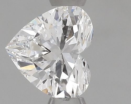 0.44 carat D-VVS2 Natūralus Heart Deimantas (1)