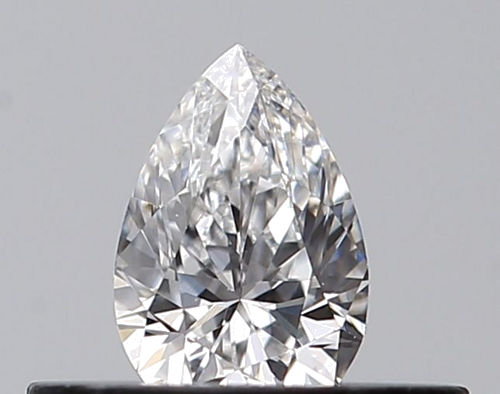 0.23 carat E-VVS1 Natūralus Pear Deimantas (1)