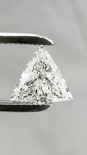 0.61 carat I-SI1 Natūralus Triangular Deimantas (1)