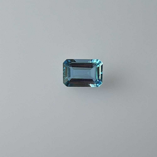 0.67 carat BLUE Emerald Aquamarine (1)