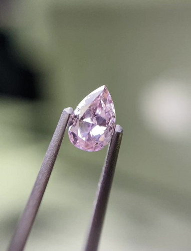 0.28 carat Fancy Pinkish Brown-SI1 Natūralus Pear Deimantas (1)