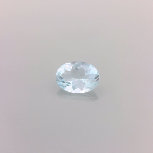 0.66 carat BLUE Oval Aquamarine (1)