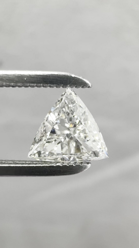 0.51 carat H-VVS2 Natūralus Triangular Deimantas (1)