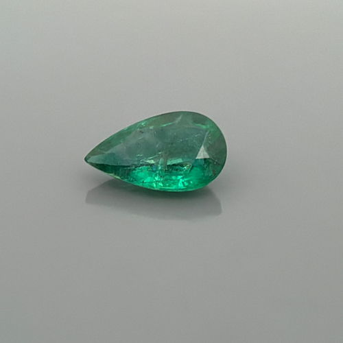 2.78 carat GREEN Pear Smaragdas (1)