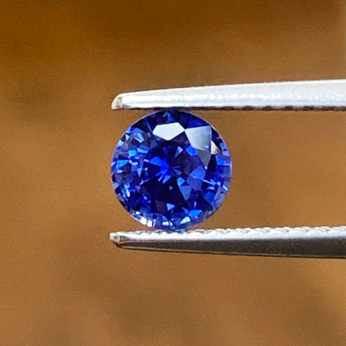 0.63 carat BLUE Round Safyras (1)