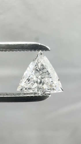 0.52 carat E-SI1 Natūralus Triangular Deimantas (1)