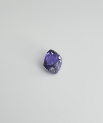 1.33 carat PURPLE STEP cut Cushion Safyras (1)