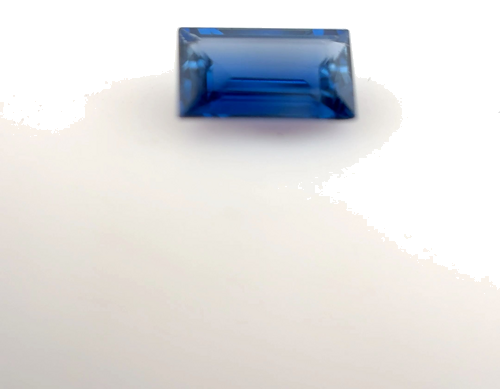 0.6 carat BLUE Baguette Safyras (1)