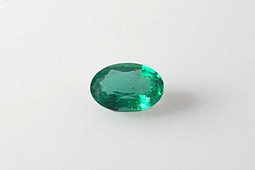 0.66 carat GREEN Oval Smaragdas (1)
