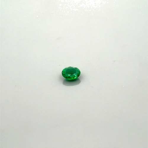 0.57 carat GREEN Oval Smaragdas (1)