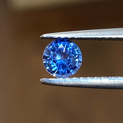 0.53 carat BLUE Round Safyras (1)