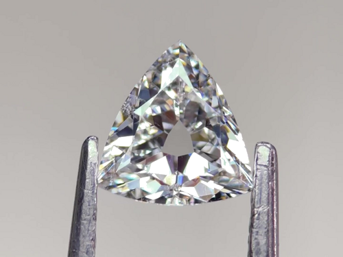 0.7 carat E-SI2 Natūralus Triangular Deimantas (1)