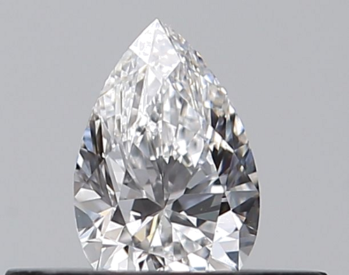 0.24 carat D-VVS2 Natūralus Pear Deimantas (1)