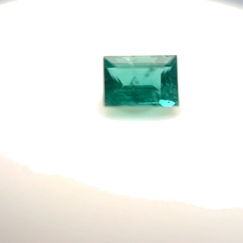 0.68 carat GREEN Baguette Smaragdas (1)