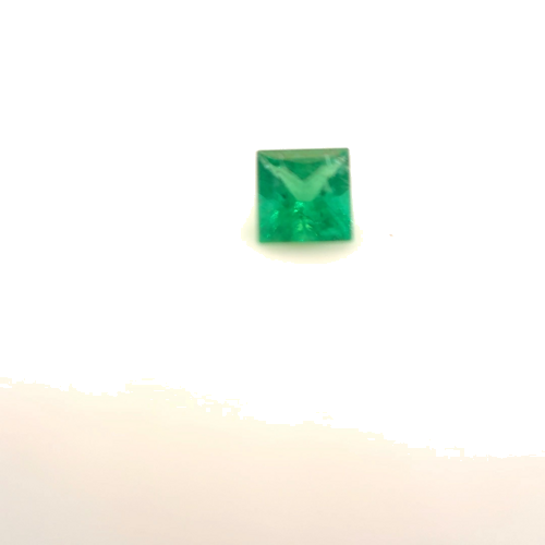 0.22 carat GREEN Princess Smaragdas (1)