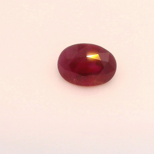 0.6 carat RED Oval Rubinas (1)