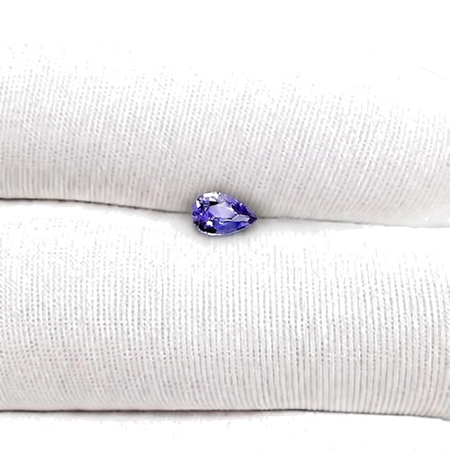 0.53 carat BLUE Pear Safyras (1)