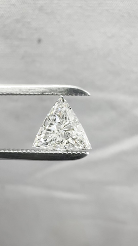 0.58 carat I-SI1 Natūralus Triangular Deimantas (1)