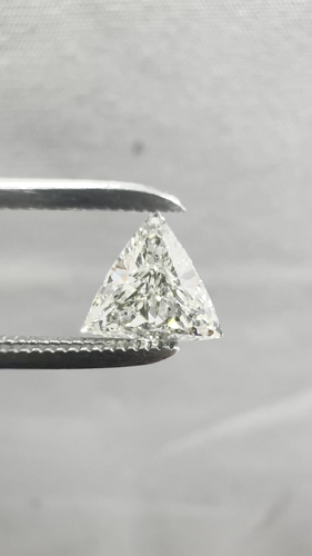 0.51 carat J-VVS2 Natūralus Triangular Deimantas (1)