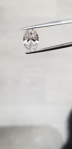 2.56 carat H-SI2 Natūralus Oval Deimantas (1)