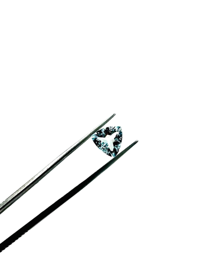2.385 carat BLUE Trilliant Aquamarine (1)