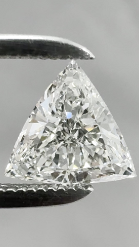 0.66 carat G-SI1 Natūralus Triangular Deimantas (1)