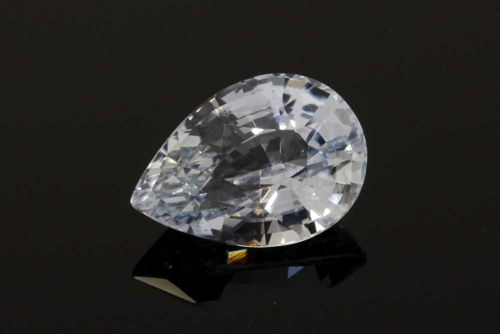 3.04 carat WHITE Pear Safyras (1)