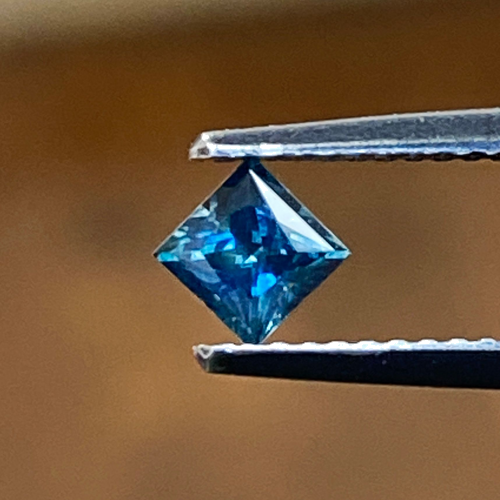 0.46 carat GREEN Princess Safyras (1)