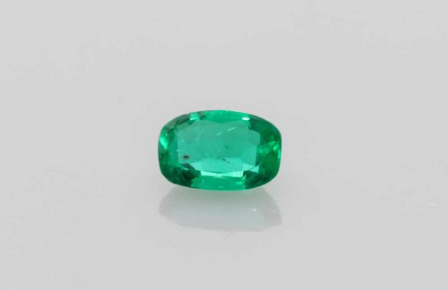 0.42 carat GREEN Cushion Smaragdas (1)