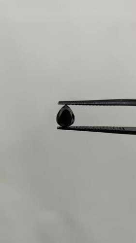 0.52 carat Fancy Black-VVS2 Natūralus Pear Deimantas (1)