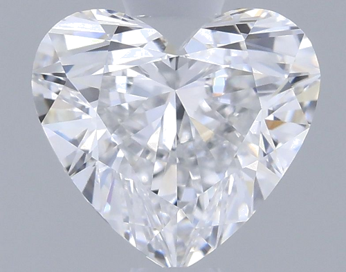 0.66 carat E-VVS2 Natūralus Heart Deimantas (1)
