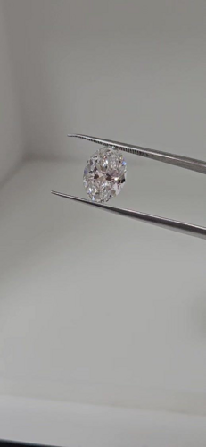 3.01 carat E-SI1 Natūralus Oval Deimantas (1)