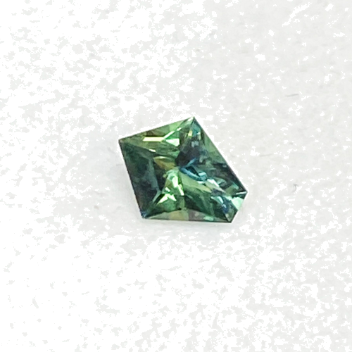 0.44 carat GREEN Kite Safyras (1)