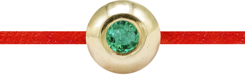 Гривна с червен конец със златно мънисто и изумруд (2)