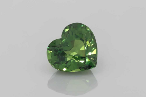 4.51 carat GREEN Heart Safyras (1)