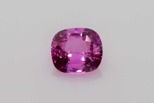 2.74 carat PINK Cushion Safyras (1)