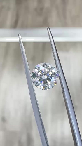 1.72 carat H-SI1 Excellent cut Natūralus Round Deimantas (1)