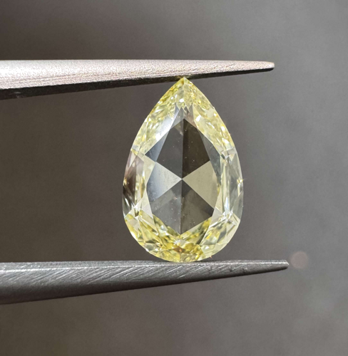 1.14 carat Fancy Light Yellow-VVS1 Natūralus Pear Deimantas (1)