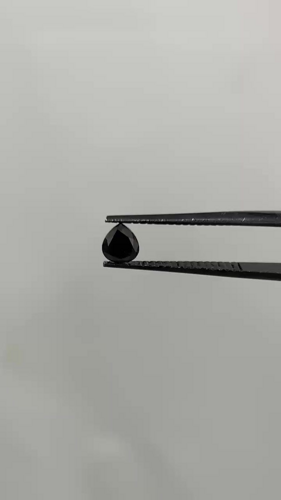 0.38 carat Fancy Black-VVS2 Natūralus Pear Deimantas (1)