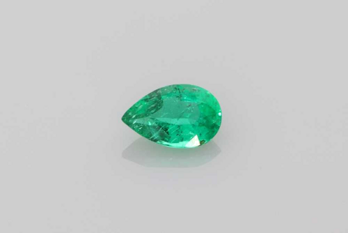 0.33 carat GREEN Pear Smaragdas (1)