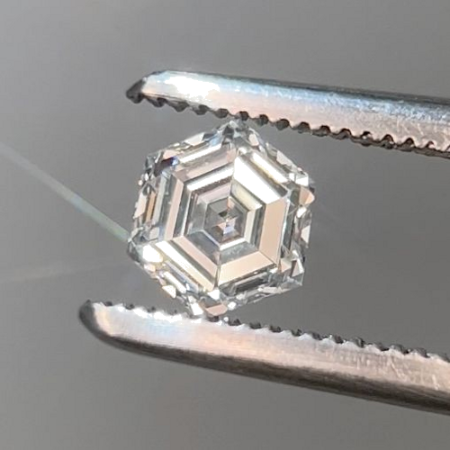 0.5 carat D-VVS2 Natūralus Hexagonal Deimantas (1)