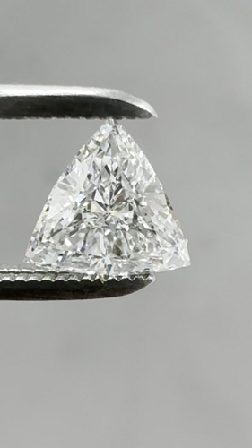0.61 carat F-SI1 Natūralus Triangular Deimantas (1)
