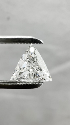 0.6 carat G-SI2 Natūralus Triangular Deimantas (1)