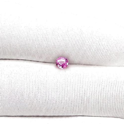 0.43 carat PINK Round Safyras (1)