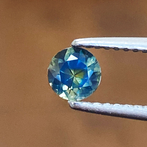 0.54 carat GREEN Round Safyras (1)