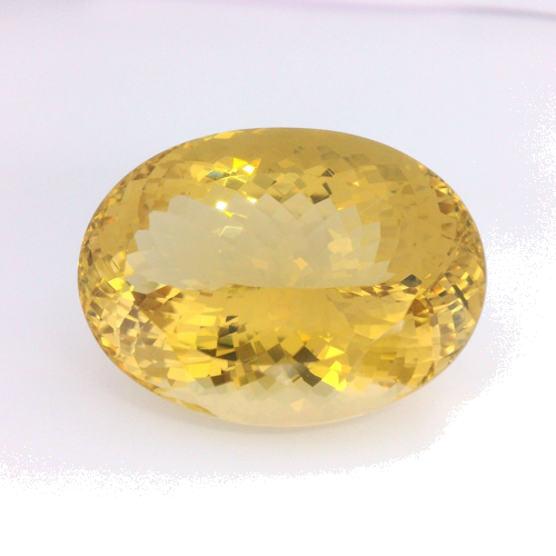 63.04 carat BROWN Oval Heliodor (1)