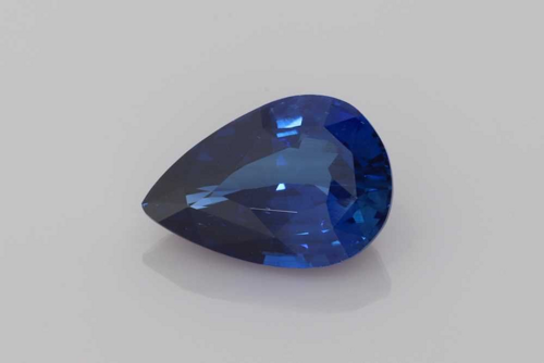 5.07 carat BLUE Pear Safyras (1)