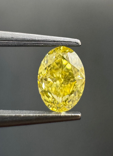 0.5 carat Fancy Intense Yellow-VS2 Natūralus Oval Deimantas (1)