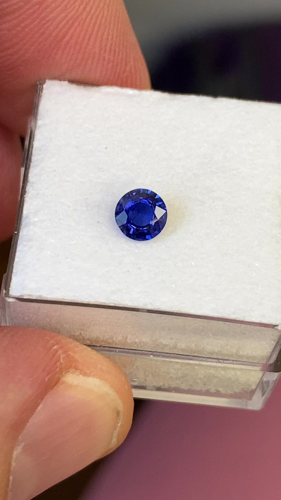 0.47 carat BLUE Round Safyras (1)