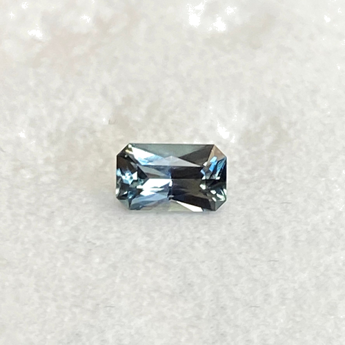 0.33 carat GREEN Radiant Safyras (1)